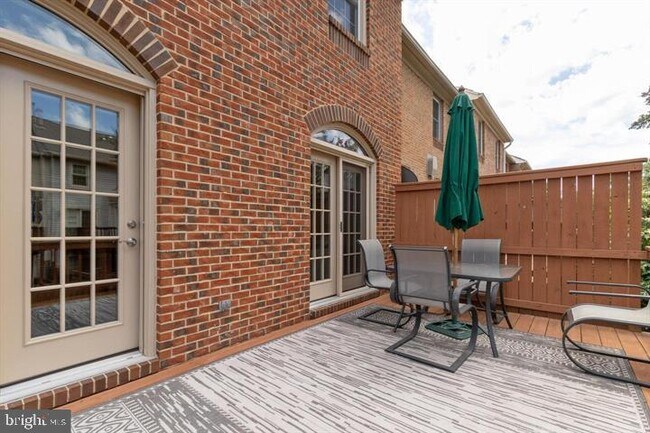 Building Photo - 3956 Valley Ridge Dr
