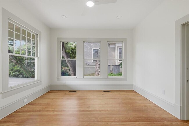 Building Photo - 608 Harthan St