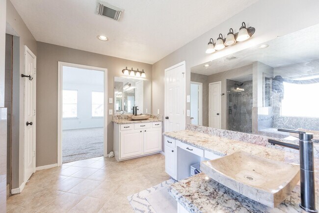 Building Photo - 15422 Downford Dr