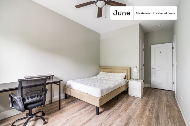 Building Photo - 1119 S Loomis St