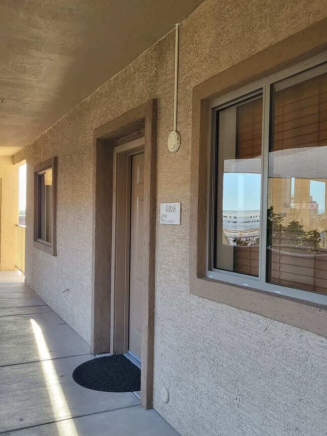 Building Photo - Unfurnished Resort Like Condo available No...