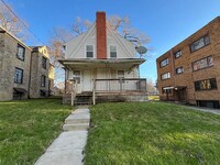 Building Photo - 1909 1/2 Ottawa Dr