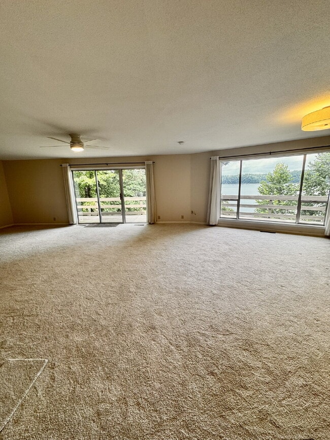 Building Photo - 15344 Dutchmans Dr