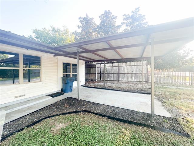 Building Photo - 913 W Main St