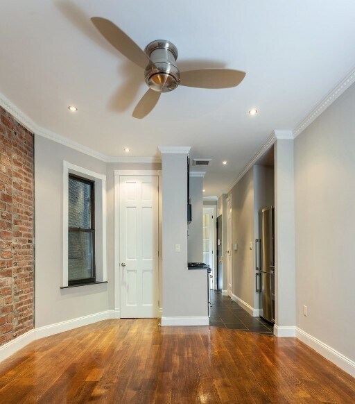 Building Photo - 309 E 8th St