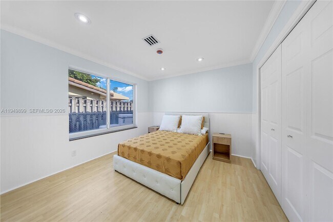 Building Photo - 800 SE 3rd Terrace