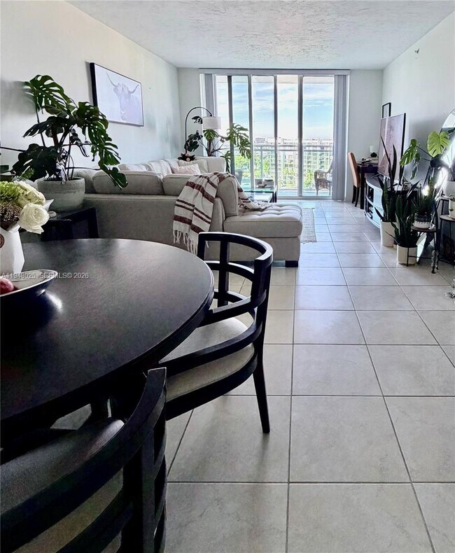 Building Photo - 3000 S Ocean Dr