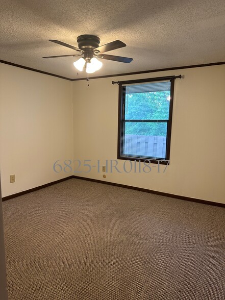 Building Photo - 1736 Sunapple Way