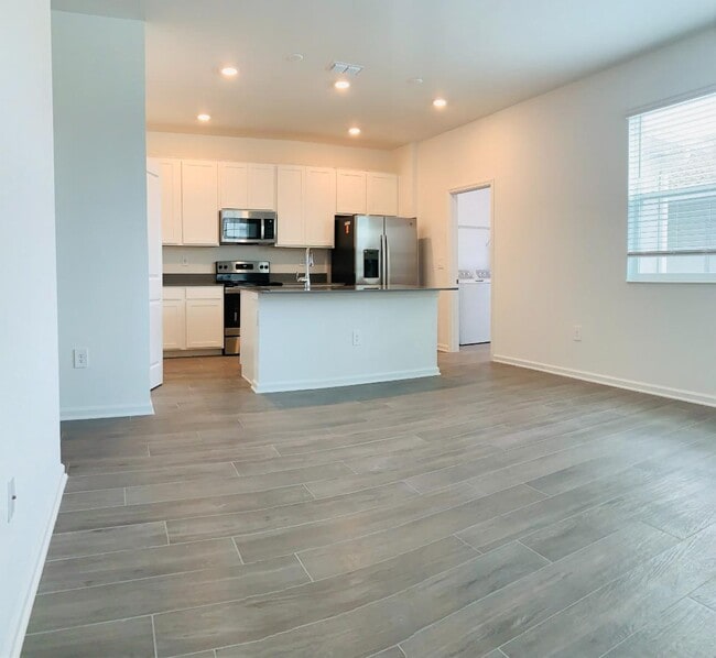 Building Photo - 10672 Words Dr