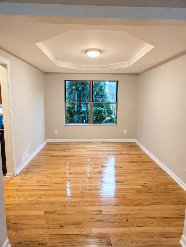 Building Photo - 2515 Pressman Dr