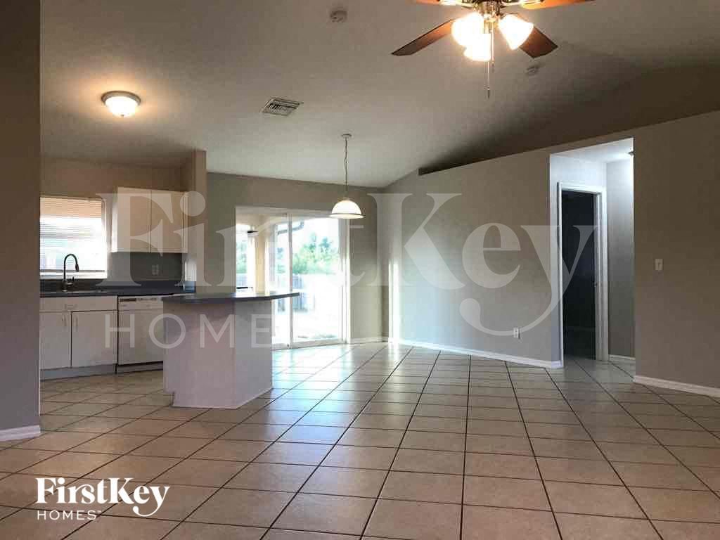 Building Photo - 4103 10th St SW