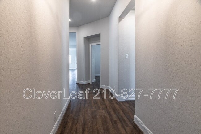 Building Photo - 5530 Pin Pt