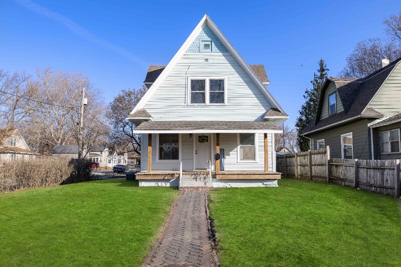 Primary Photo - 1702 Logan Ave