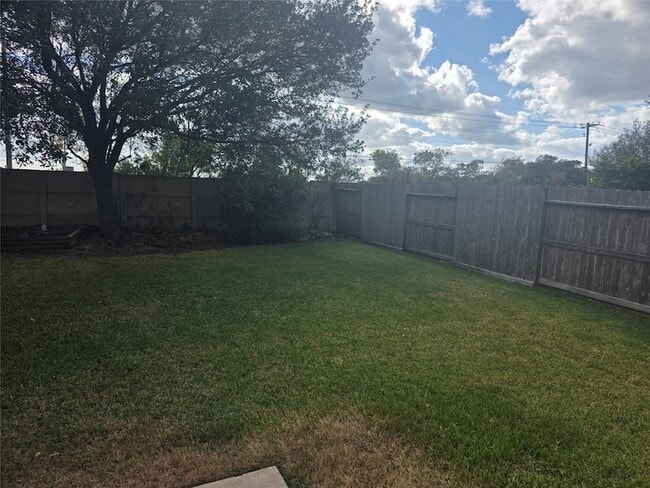 Building Photo - 2520 Garnetfield Ln