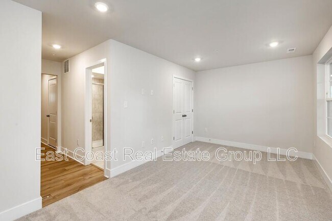 Building Photo - 2273 Marcy Dr