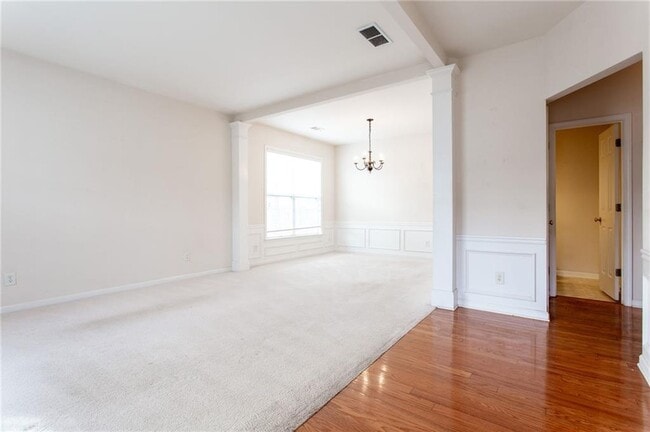 Building Photo - 910 Wendlebury Ct