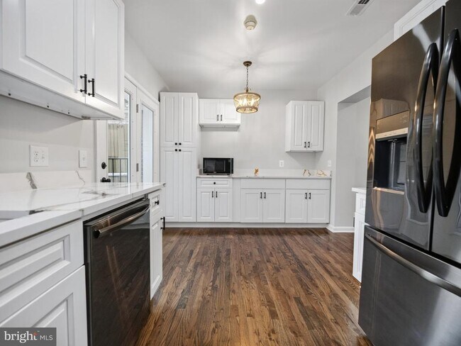 Building Photo - 4107 4th St NW