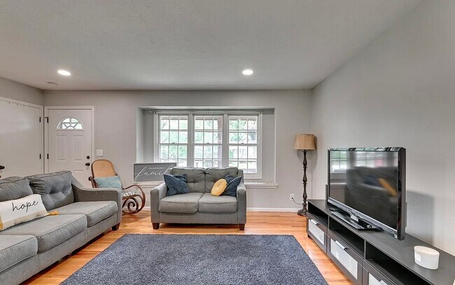 Building Photo - Coming Soon! Bright & Spacious 3 Bed Home with Finished Basement & Huge Backyard