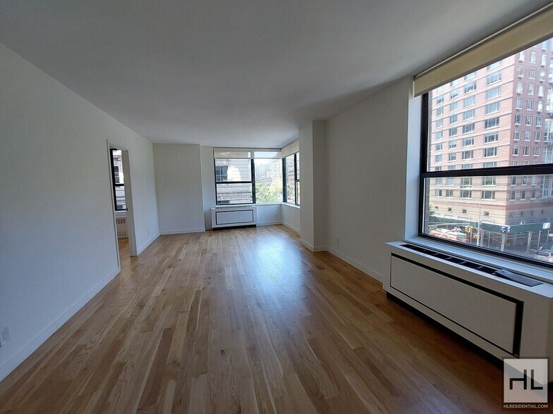 Primary Photo - W 87th St