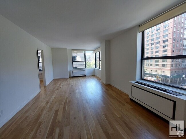 Building Photo - 247 W 87th St