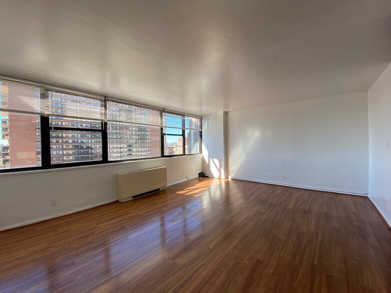 Building Photo - 270 Marin Blvd