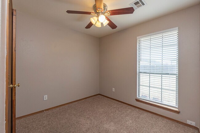 Building Photo - 810 Delmar Cir