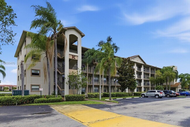 Building Photo - 550 SW 138th Ave