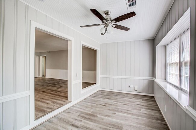 Building Photo - 4137 Woodfin St