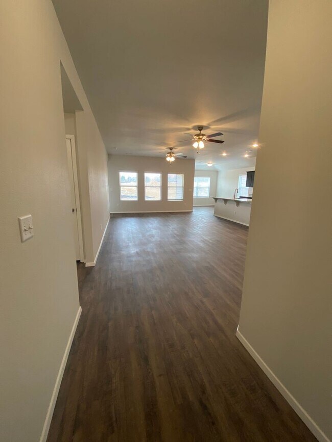 Building Photo - NOW PRE-LEASING — Charming 3-Bedroom | 2-Bath Home in Regency Park