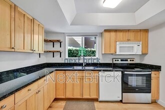 Building Photo - 3414 108th Pl NE