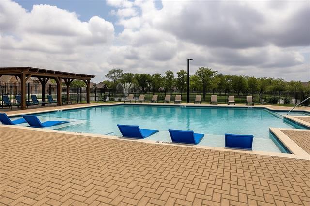 Building Photo - 930 Estelle Dr
