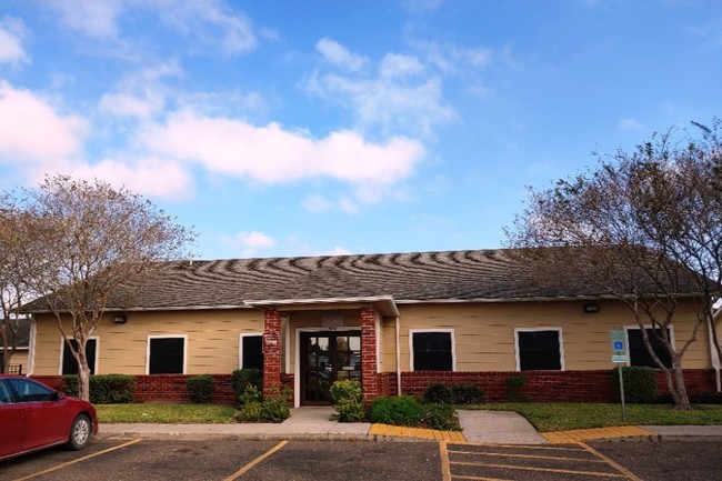 Building Photo - Sun Meadow Apartments