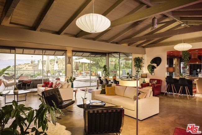 Building Photo - 8147 Mulholland Terrace