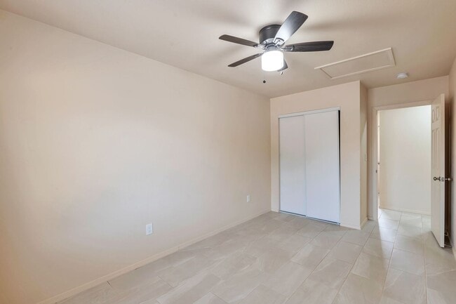 Building Photo - Spacious 6-Bedroom, 4-Bath Pool Home Near ASU Campus