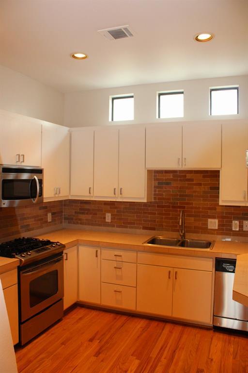 Building Photo - 7650 Springhill St