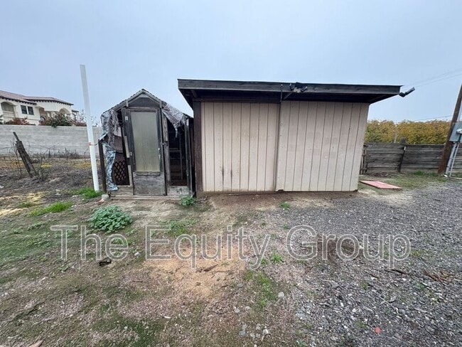 Building Photo - 26521 Rd 100