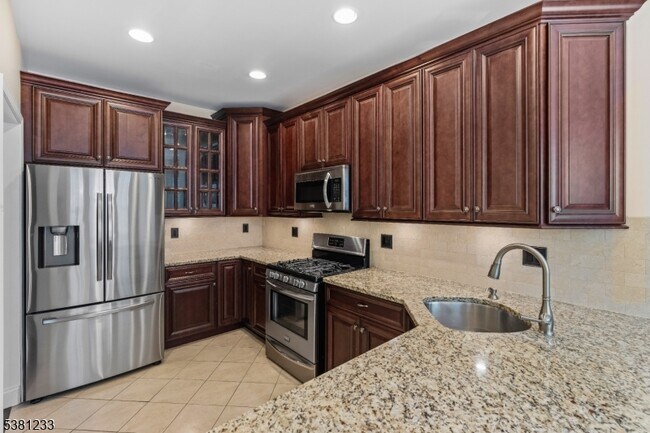 Building Photo - 15 Faxon Dr