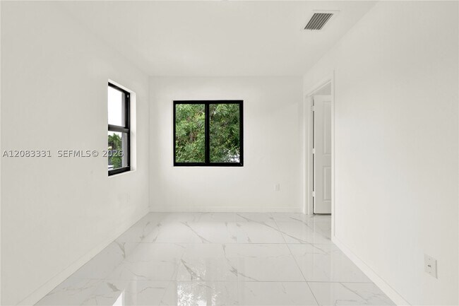 Building Photo - 5220 NW 24th Pl