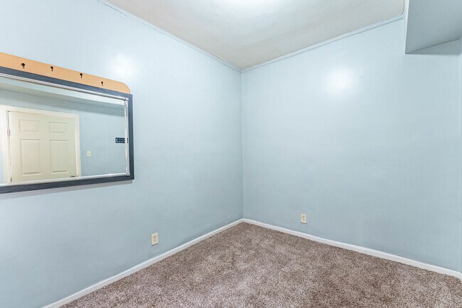 Building Photo - 6849 S Green St