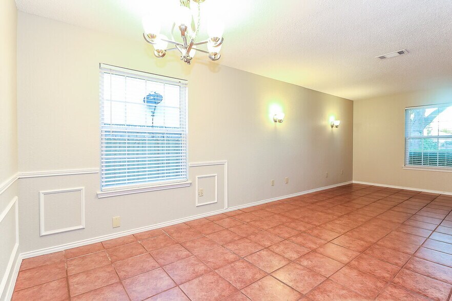 Building Photo - 5528 Royal Meadow Ln
