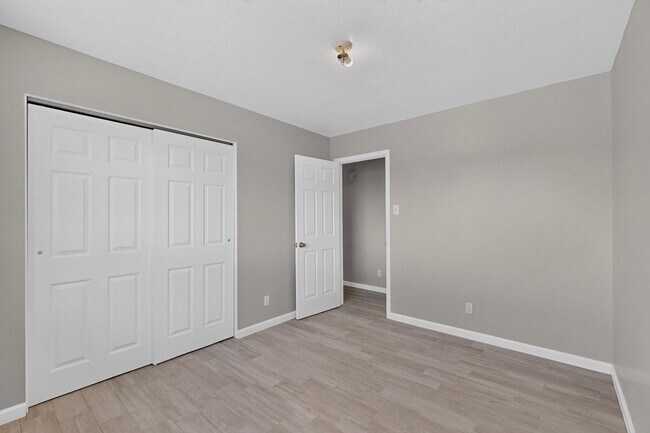 Building Photo - 7101 Cindy Dr NE