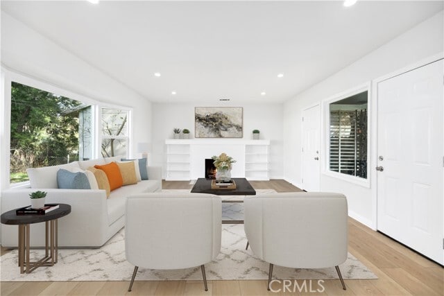 Building Photo - 634 W Mendocino St