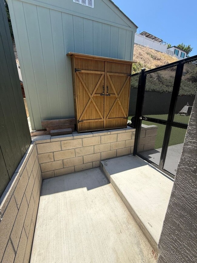 Building Photo - Affordable Studio in Central San Diego