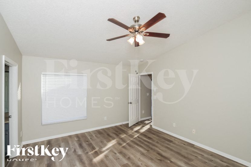 Building Photo - 530 Melanie Cir