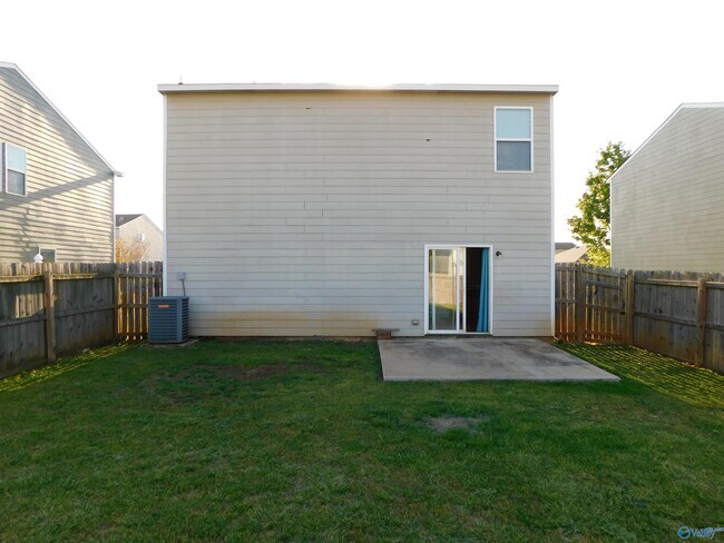 Building Photo - 3146 Castlecreek Dr SW