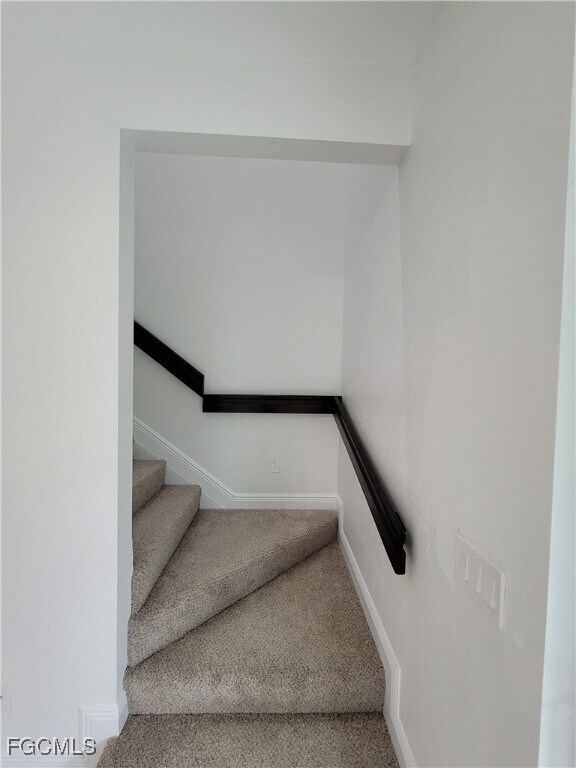 Building Photo - 3517 SW Santa Barbara Pl