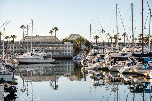 Building Photo - 615 Esplanade