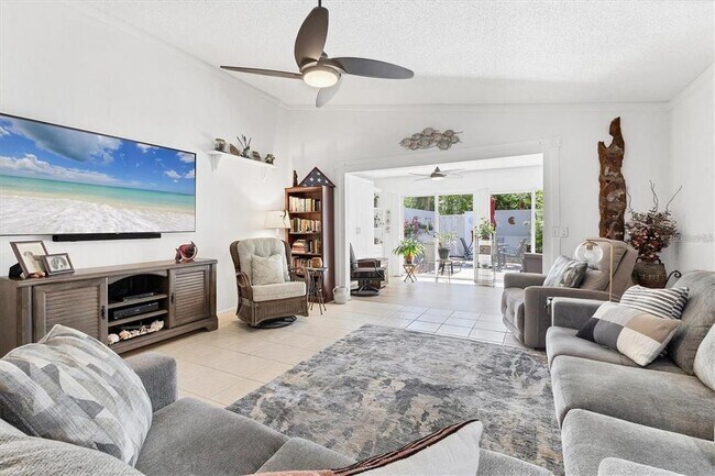 Building Photo - 6304 Pelican Dr