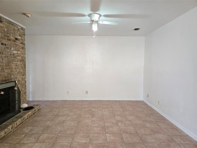 Building Photo - 2906 West Ave