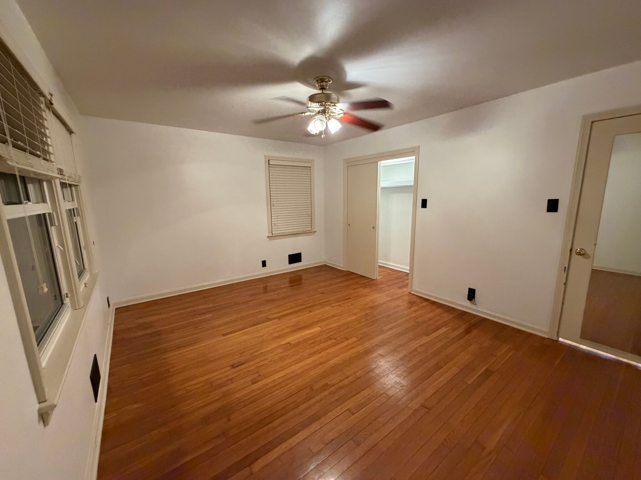 Building Photo - 161 Blades St